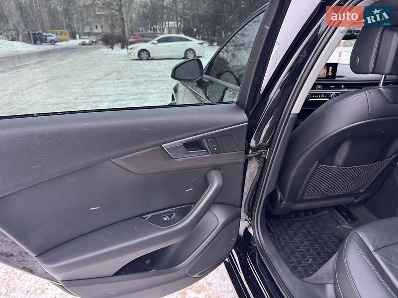 Седан Audi A4 2016 в Одесі