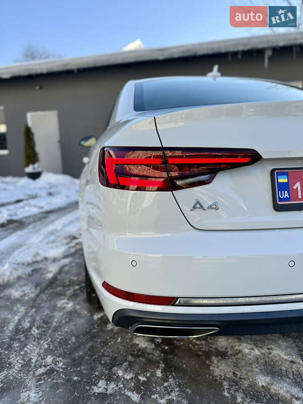 Седан Audi A4 2019 в Львове