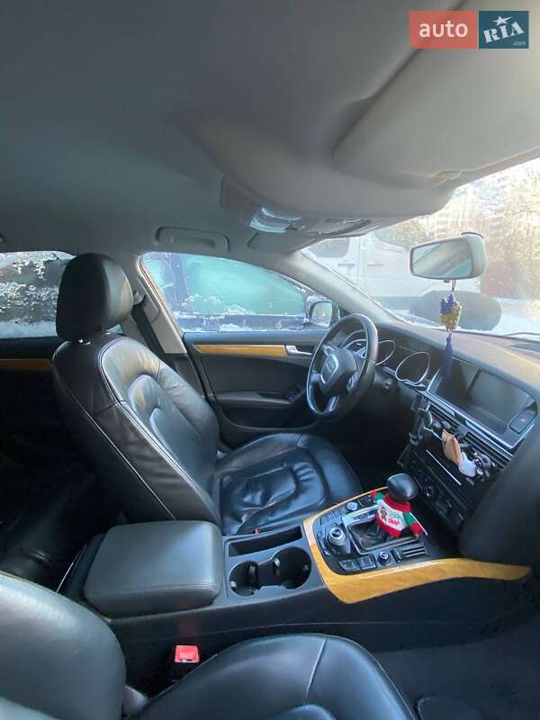 Седан Audi A4 2011 в Києві