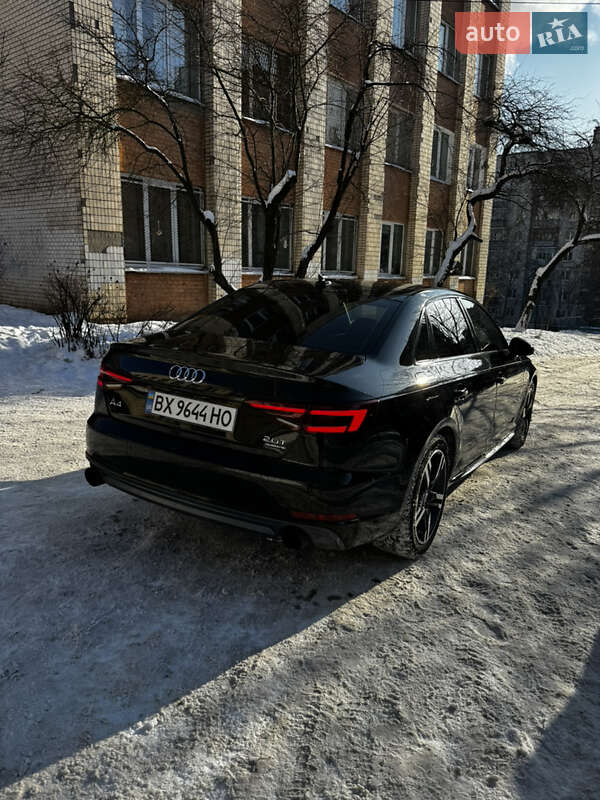 Седан Audi A4 2018 в Хмельницькому