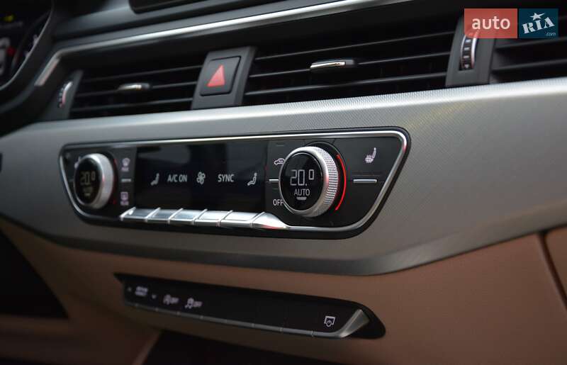 Седан Audi A4 2018 в Києві