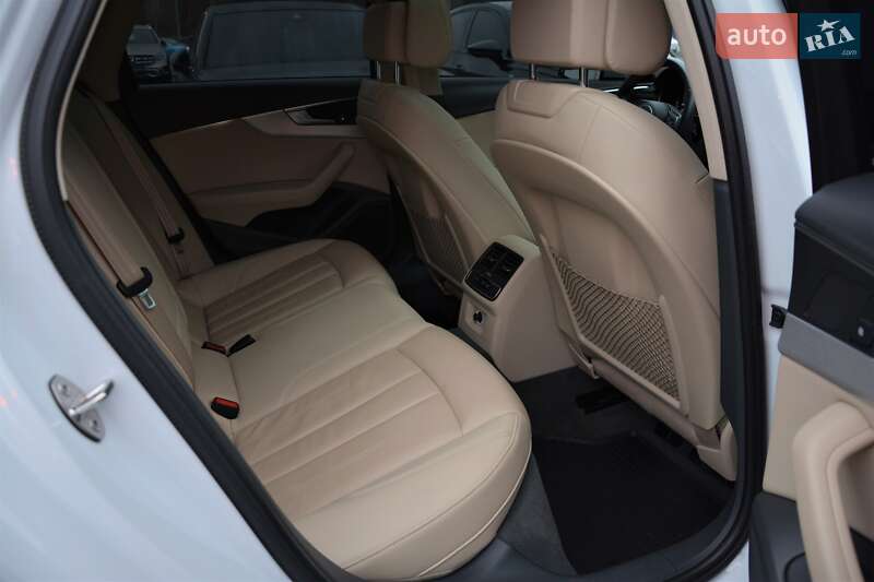 Седан Audi A4 2018 в Києві