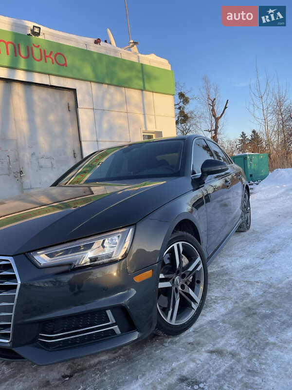 Седан Audi A4 2016 в Пустомитах