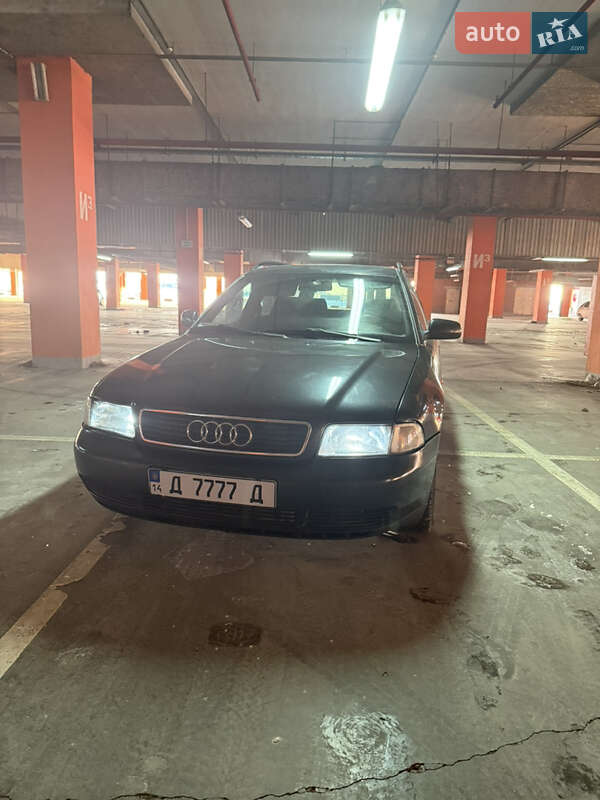 Универсал Audi A4 1996 в Львове