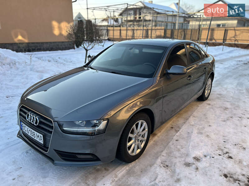 Седан Audi A4 2014 в Мукачевому