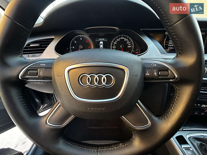 Седан Audi A4 2014 в Мукачевому