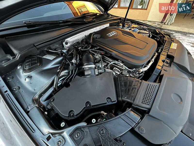 Седан Audi A4 2014 в Мукачевому