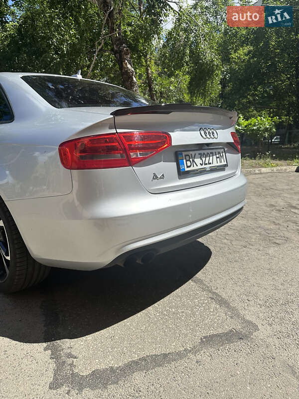 Седан Audi A4 2013 в Сарнах