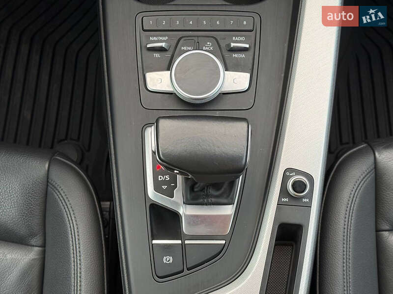 Седан Audi A4 2019 в Киеве