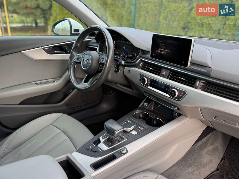 Седан Audi A4 2018 в Одессе