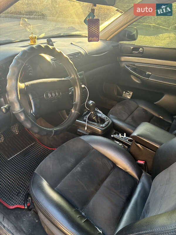 Седан Audi A4 1996 в Киеве