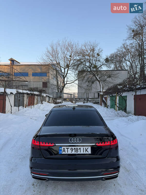 Седан Audi A4 2023 в Ивано-Франковске