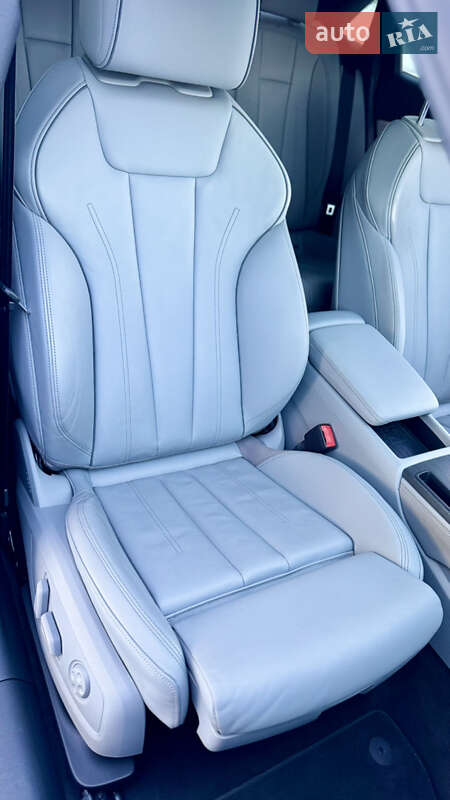 Седан Audi A4 2020 в Львове