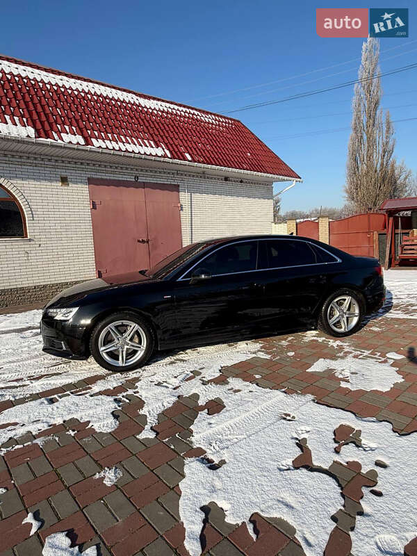 Седан Audi A4 2017 в Киеве