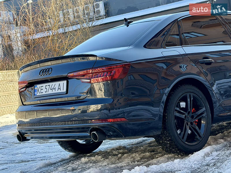 Седан Audi A4 2016 в Ужгороде