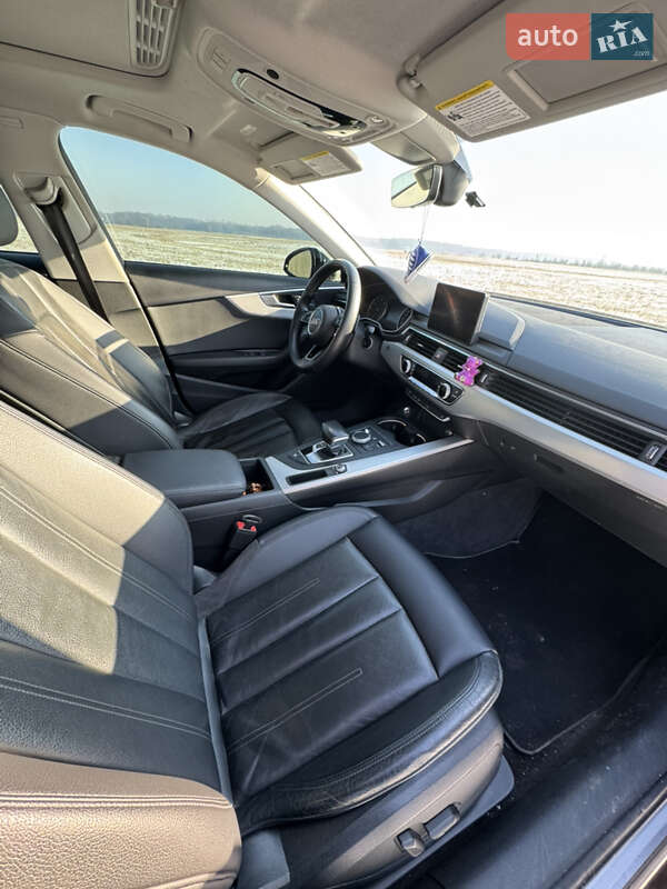 Седан Audi A4 2017 в Полтаві