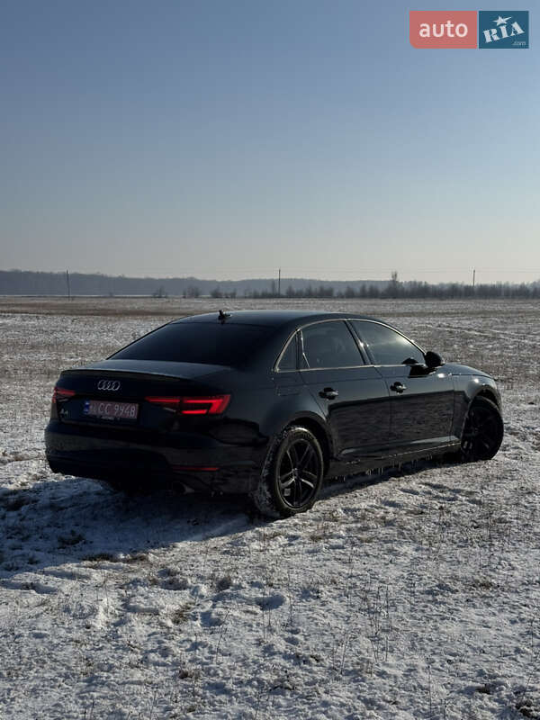 Седан Audi A4 2017 в Полтаві