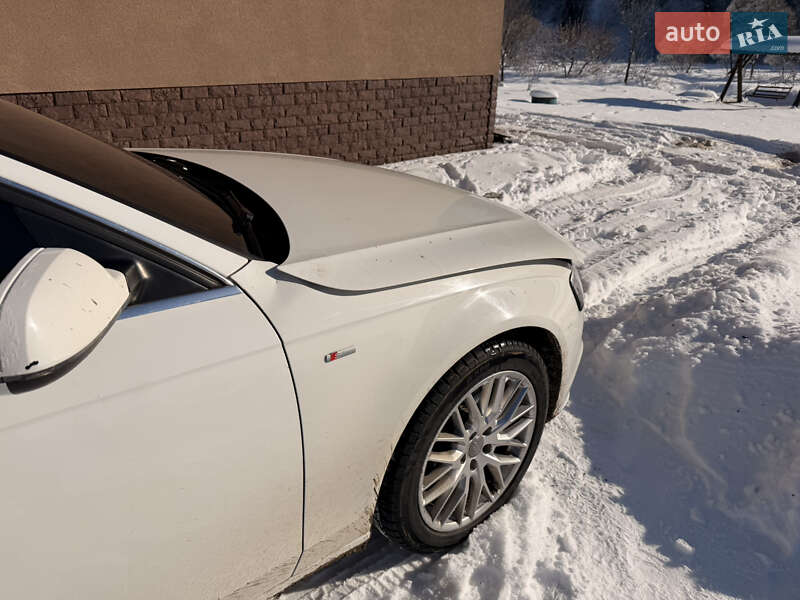 Седан Audi A4 2015 в Славском