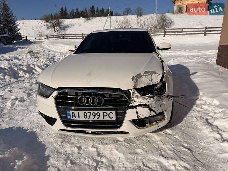 Седан Audi A4 2015 в Славском