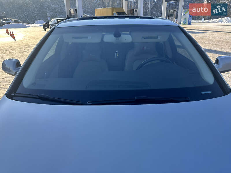 Седан Audi A4 2014 в Чернігові