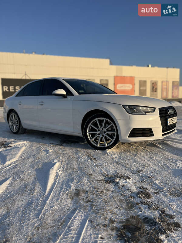 Седан Audi A4 2016 в Киеве
