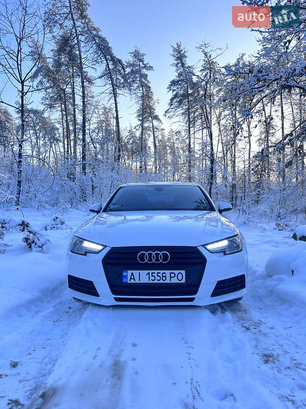Седан Audi A4 2016 в Киеве
