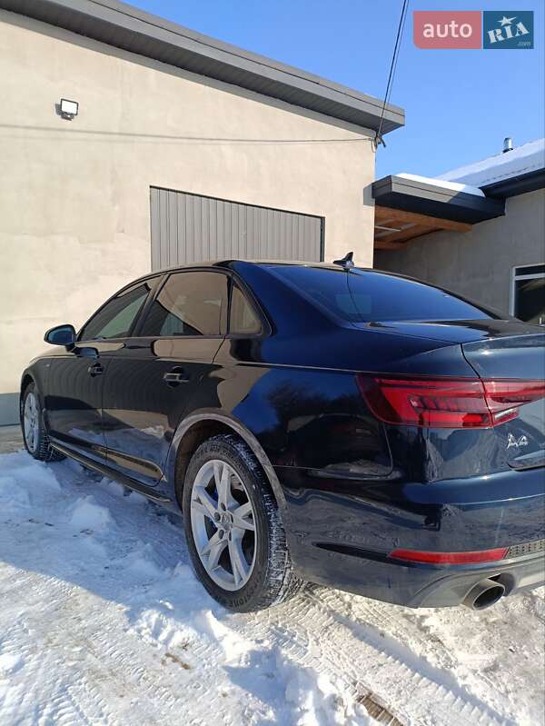 Седан Audi A4 2018 в Ивано-Франковске