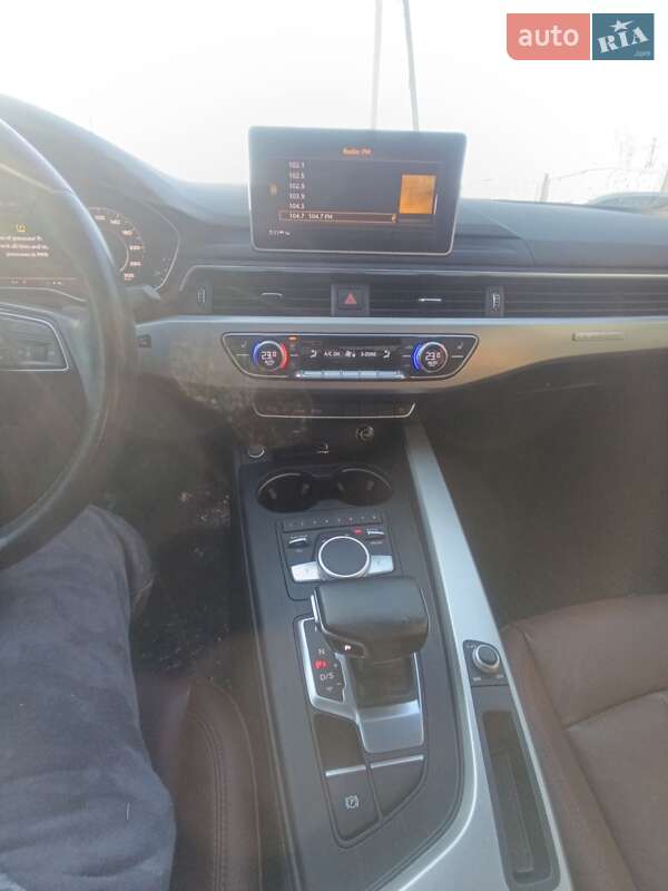 Седан Audi A4 2018 в Ивано-Франковске
