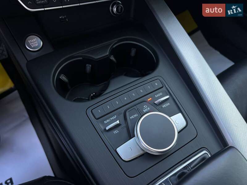 Седан Audi A4 2017 в Ивано-Франковске