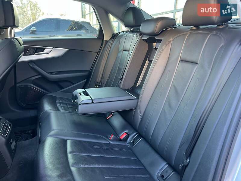 Седан Audi A4 2017 в Ивано-Франковске