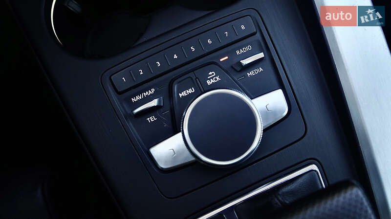 Седан Audi A4 2016 в Львове