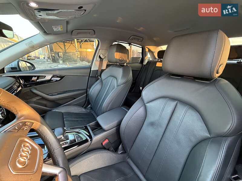 Седан Audi A4 2021 в Киеве