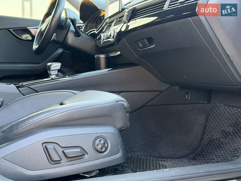 Седан Audi A4 2021 в Киеве