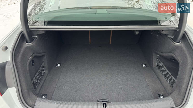 Седан Audi A4 2024 в Киеве
