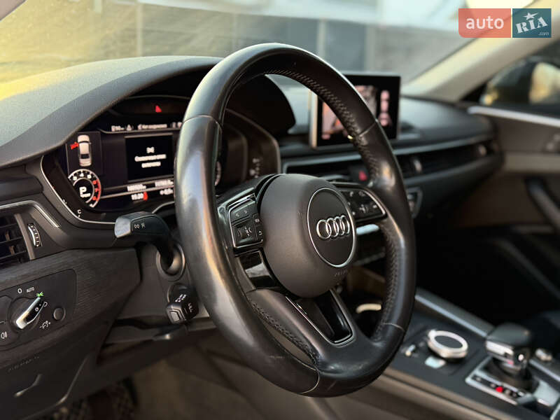 Седан Audi A4 2016 в Киеве