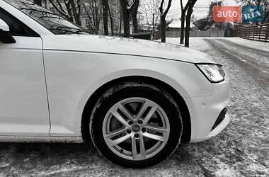 Седан Audi A4 2016 в Киеве