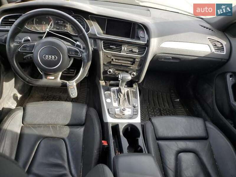 Седан Audi A4 2015 в Львові