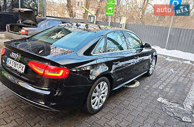 Седан Audi A4 2014 в Киеве