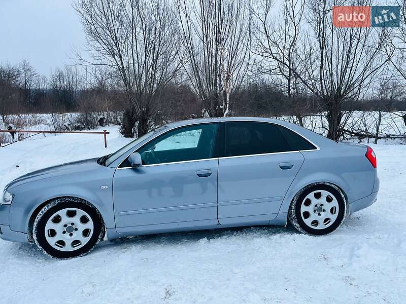 Седан Audi A4 2004 в Надворной