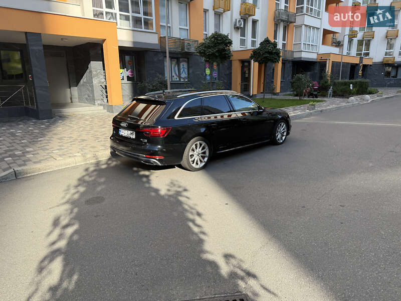 Универсал Audi A4 2018 в Киеве