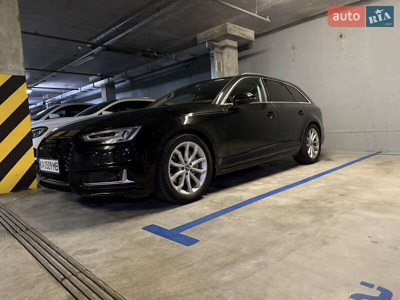 Универсал Audi A4 2018 в Киеве
