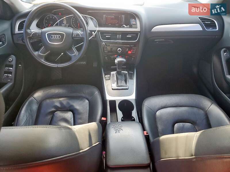 Седан Audi A4 2012 в Львові