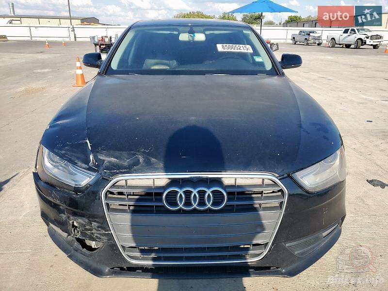 Седан Audi A4 2012 в Львові