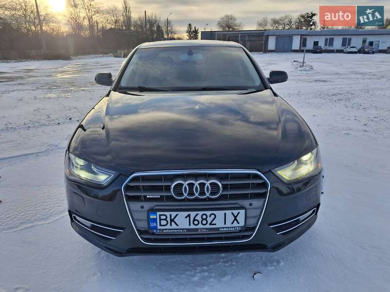Седан Audi A4 2013 в Каменец-Подольском