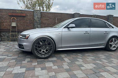 Седан Audi A4 2014 в Чопе