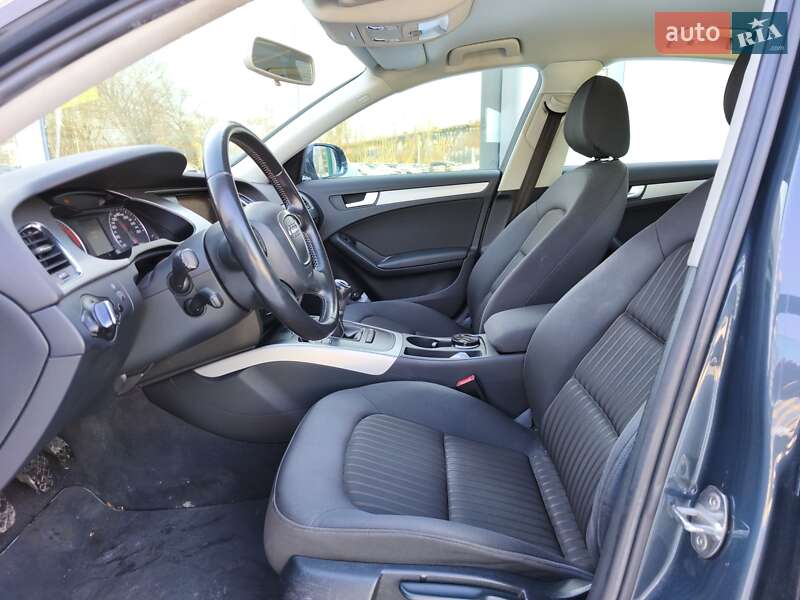 Седан Audi A4 2010 в Дніпрі