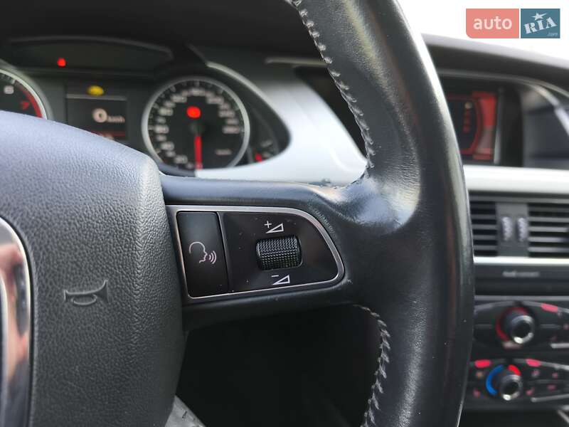 Седан Audi A4 2010 в Дніпрі