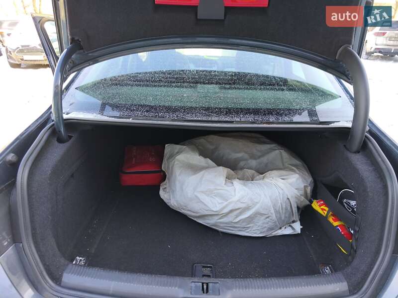 Седан Audi A4 2010 в Дніпрі