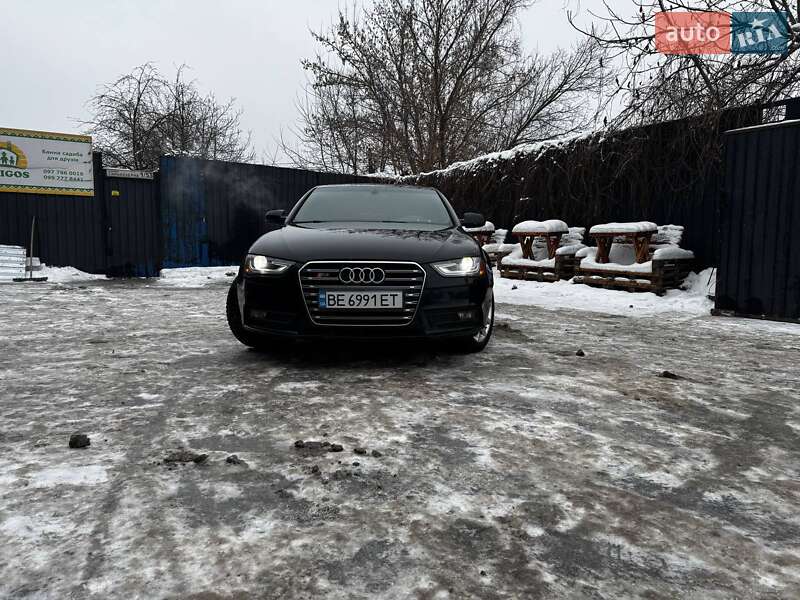 Седан Audi A4 2012 в Киеве
