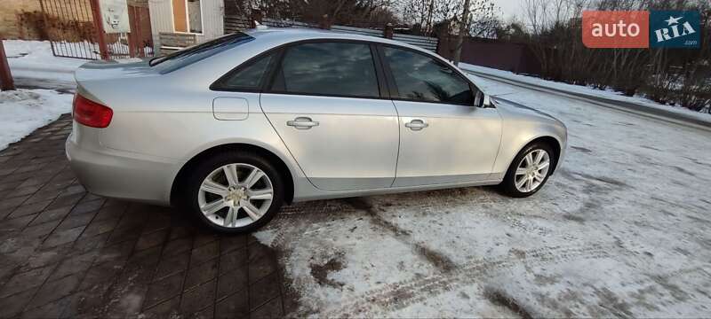 Седан Audi A4 2009 в Славянске
